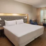 מלון Nh Lyon Airport 4*