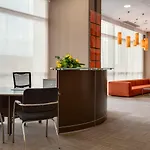 Nh Lyon Airport מלון 4*