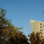 Nh Lyon Airport מלון 4*