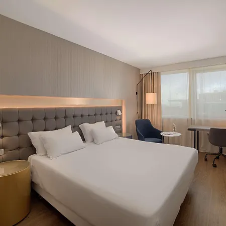Hotel Nh Lyon Airport 4*