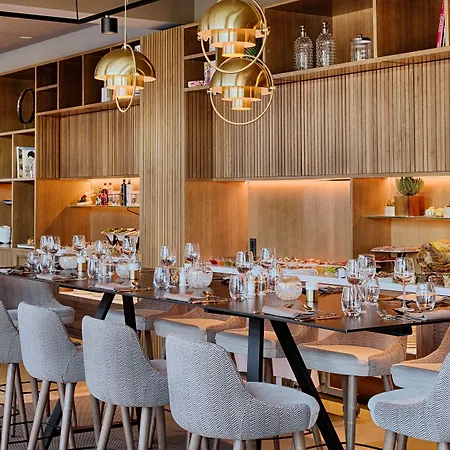 Nh Lyon Airport Hotel 4*