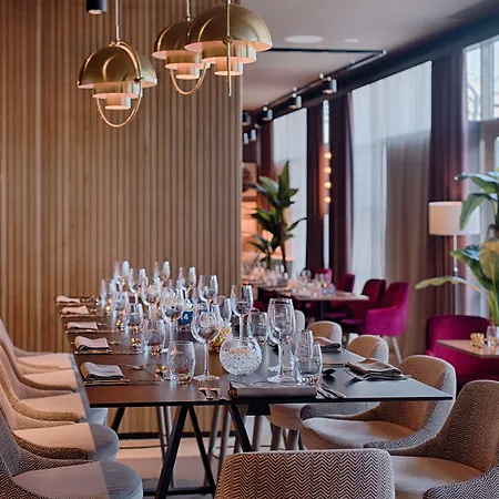 Hotel Nh Lyon Airport 4*