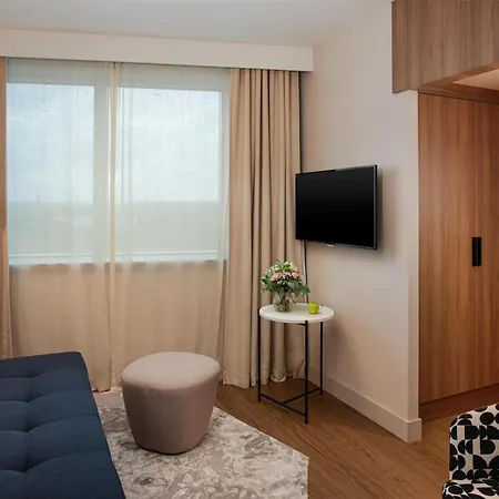 Nh Lyon Airport Colombier-Saugnieu