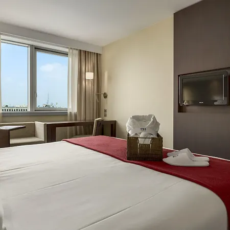 Hotel Nh Lyon Airport 4*