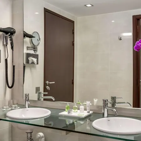 Nh Lyon Airport Colombier-Saugnieu