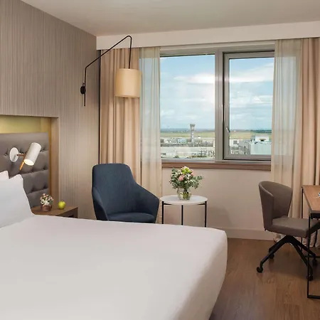 Nh Lyon Airport Hotel 4*