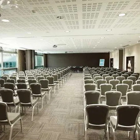 Nh Lyon Airport 4*